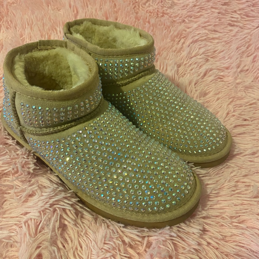Crème colored ankle diamond studded boots